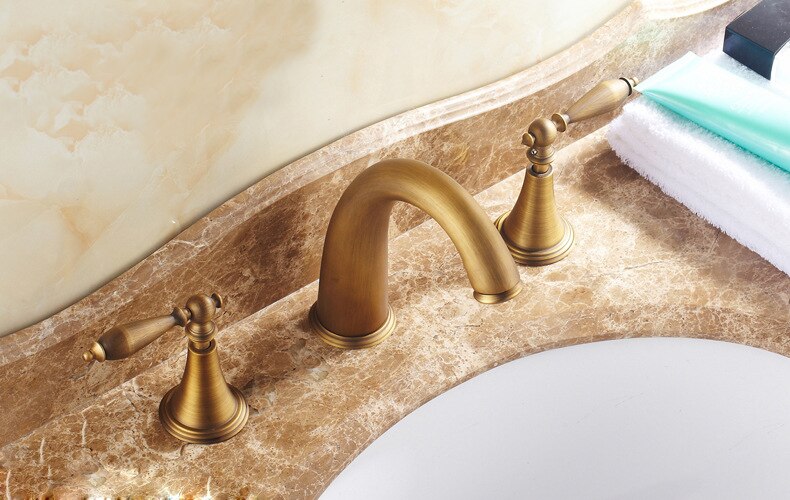 Brushed Nickel Widespread Basin Faucet Dual Handle Bathroom Sink Mixer Tap 3 Holes