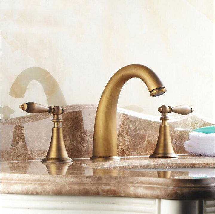 Brushed Nickel Widespread Basin Faucet Dual Handle Bathroom Sink Mixer Tap 3 Holes