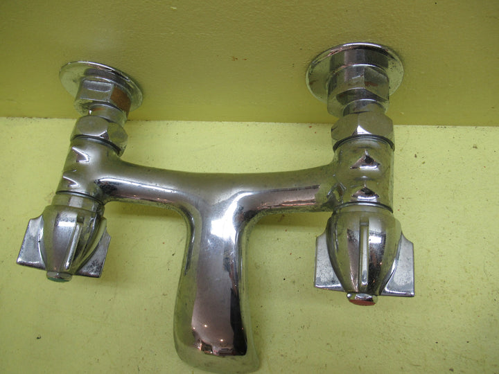 Chunky Fin Style Bath Faucet Tap 100GH x 230W x 200D