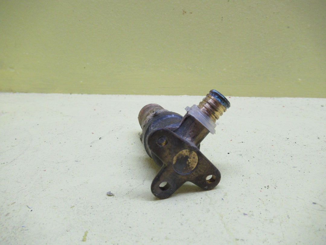 Hose Fitting 60-75H x 42W x 55D - 15Dia