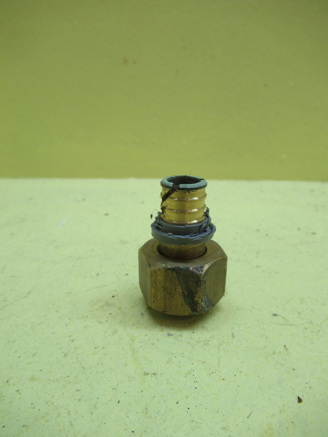 Brass Connectors 30,37,40H x 20-22 Dia x 12-15Dia