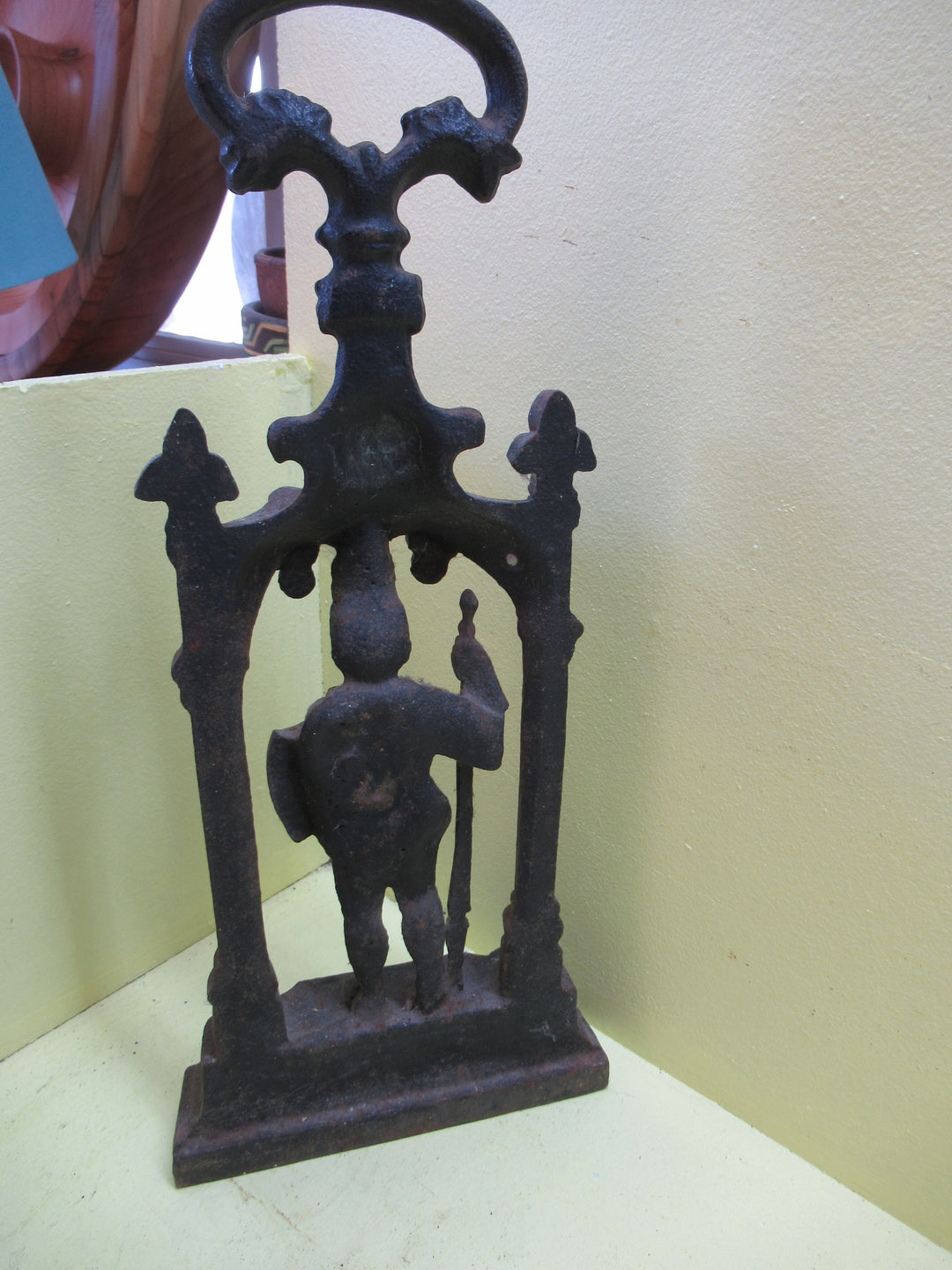 Knight in a Collum holding a Sheild Door Stop(Cira 1805) 440H x 200W x 75D