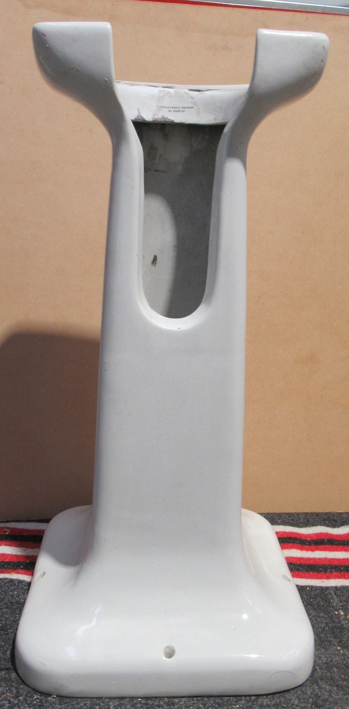 Large Rounded Square Pedestal (Reg No 699251)   640H x 280-340W x 200D