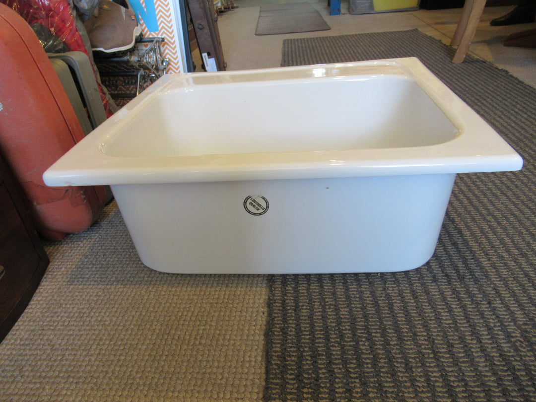 Lancashire Butler/Laundry Sinks 610W x 520D x 220H  (Lavabo Light Max)