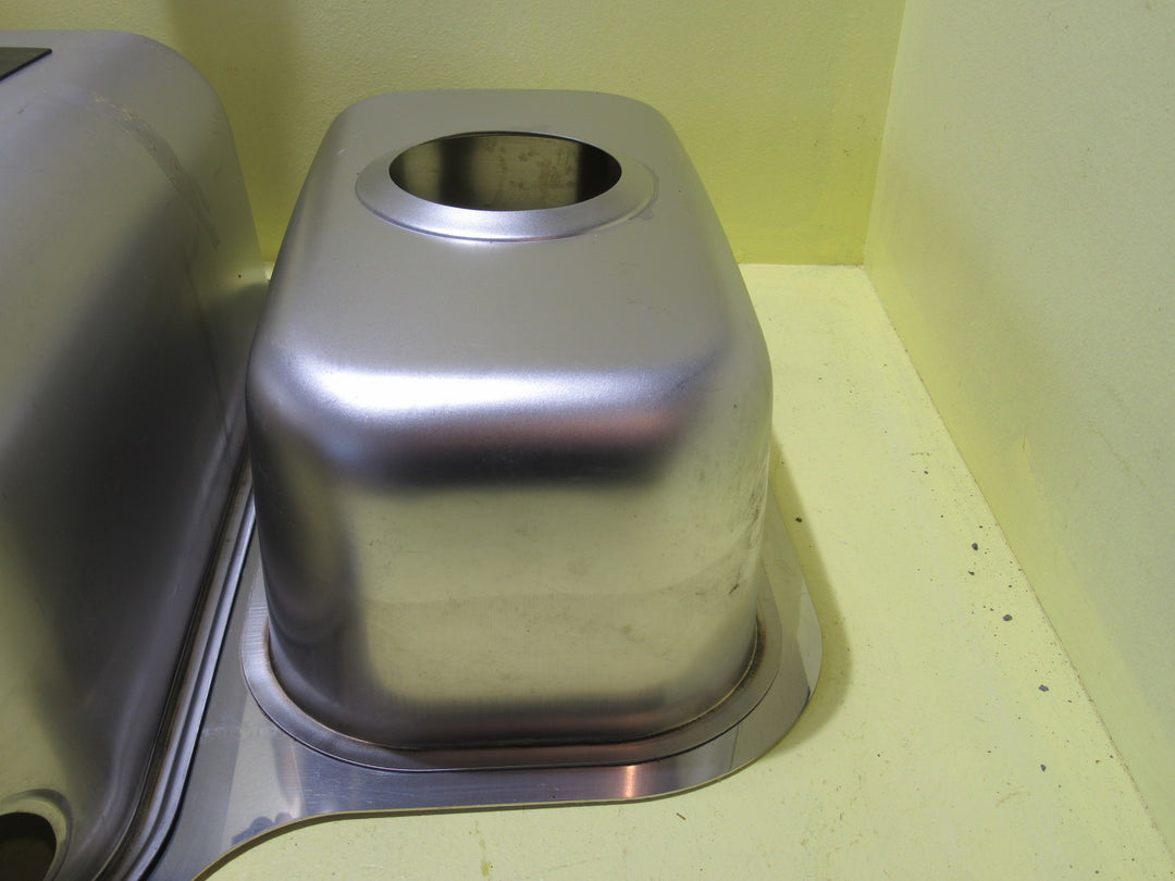 Blanco Double Bowl 530-U1.5 Undermount (4 53665BL)600L x 470W x 160D