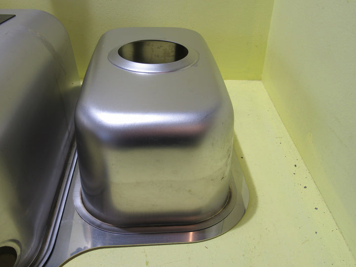 Blanco Double Bowl 530-U1.5 Undermount (4 53665BL)600L x 470W x 160D