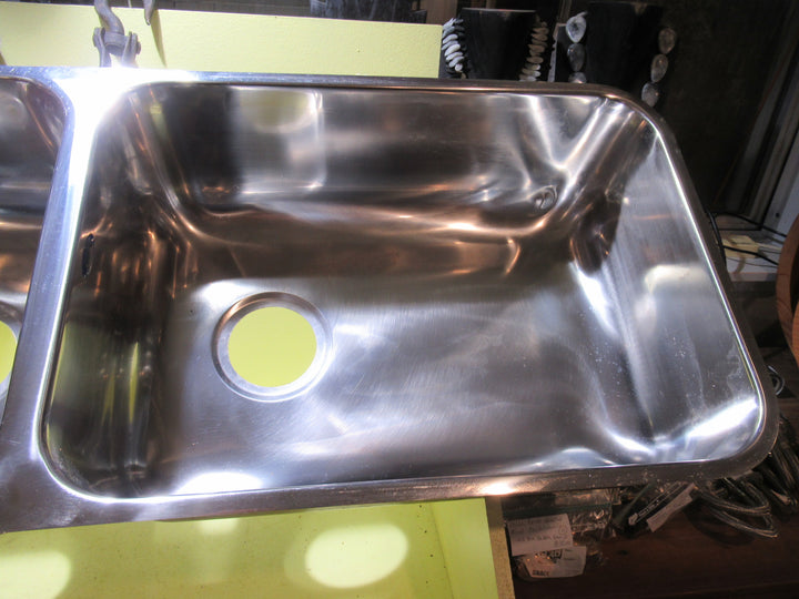 Mercer Doule Laundry Sinks 1080H x 390W x 180D
