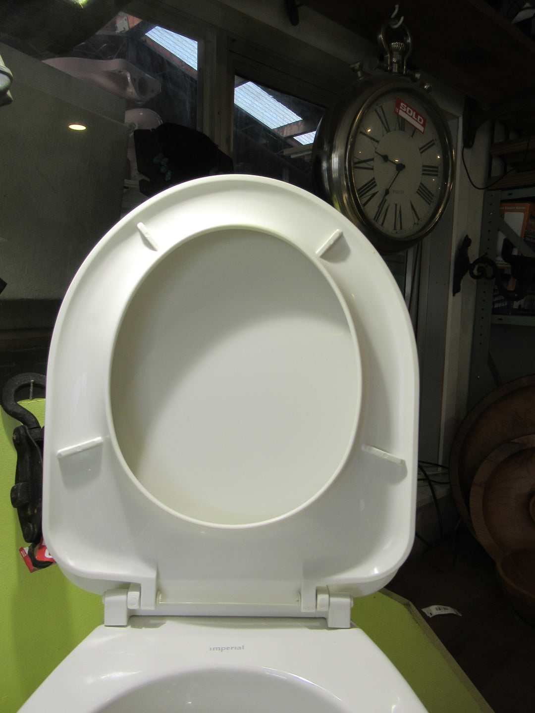 Imperial Toilet & Cistern 440H x 380W x 650D/Cistern 360H x 390W x 190D