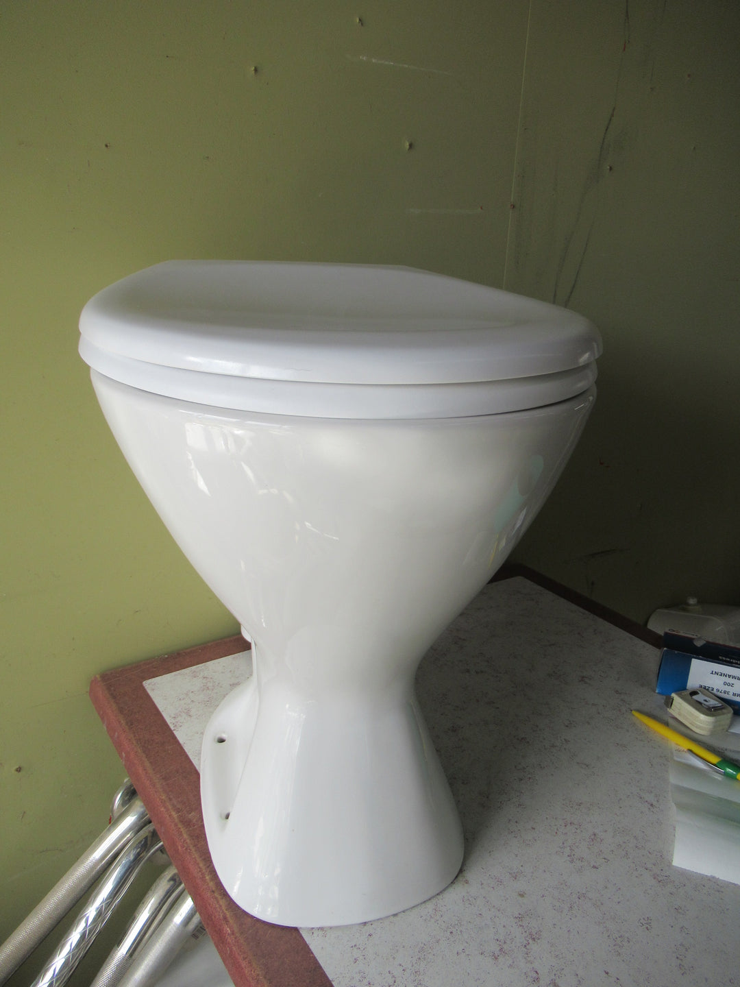 Caroma Toilet with Soft Close Lid 440H x 380W x 480D