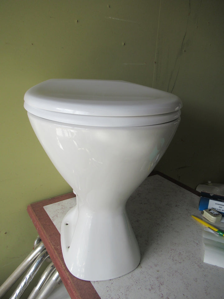 Caroma Toilet with Soft Close Lid 440H x 380W x 480D