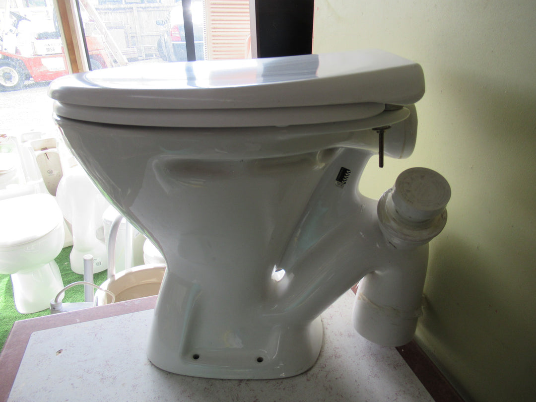 Caroma Toilet with Soft Close Lid 440H x 380W x 480D