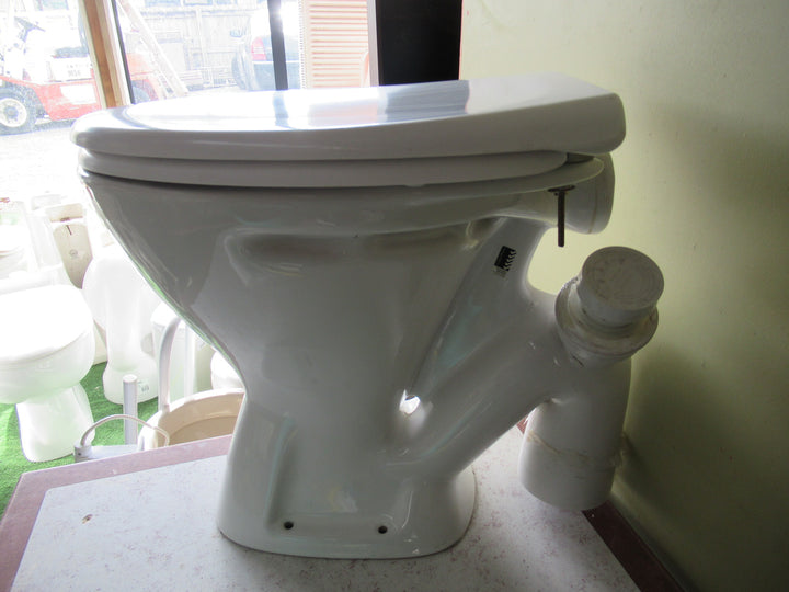 Caroma Toilet with Soft Close Lid 440H x 380W x 480D