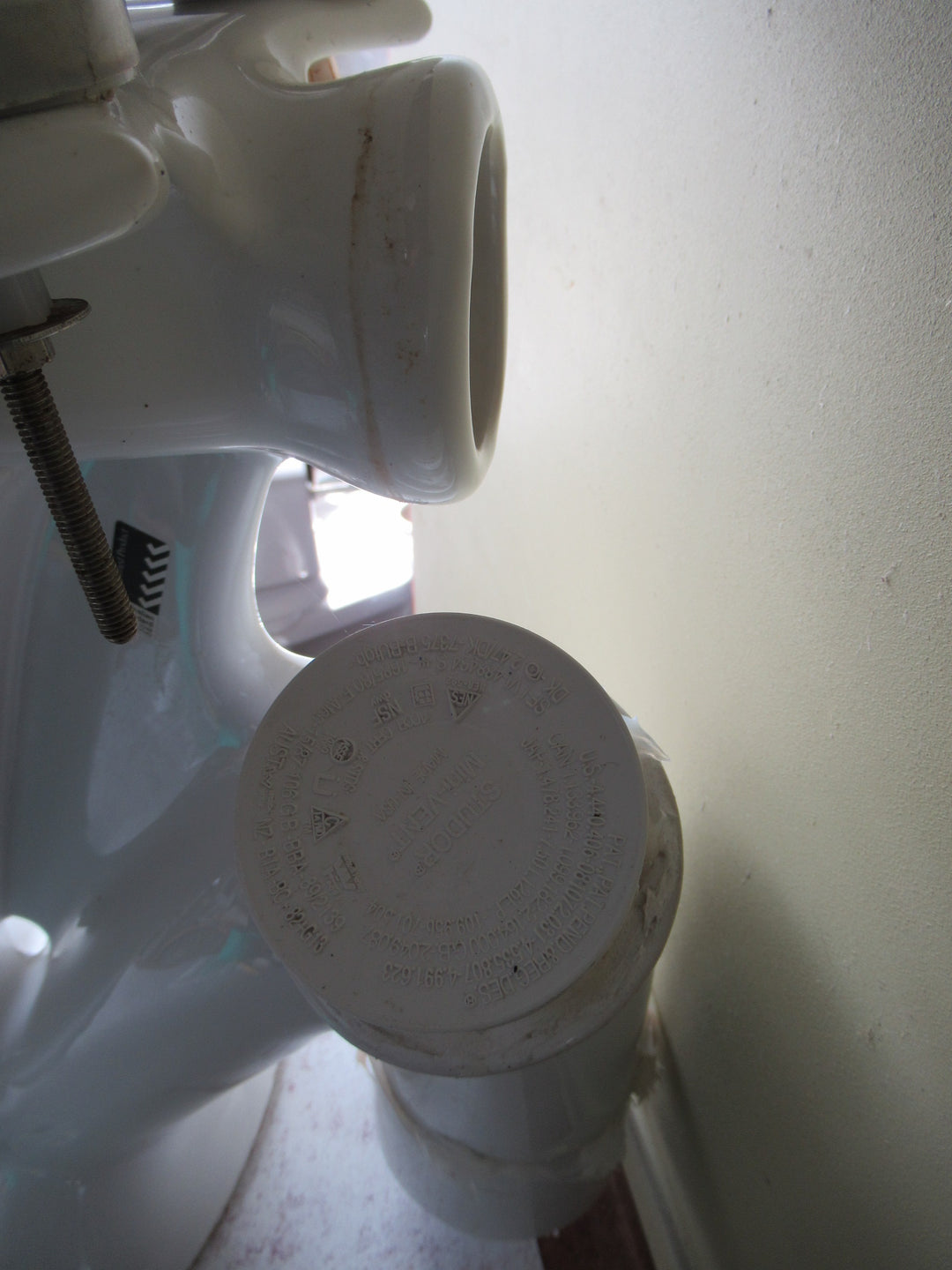 Caroma Toilet with Soft Close Lid 440H x 380W x 480D