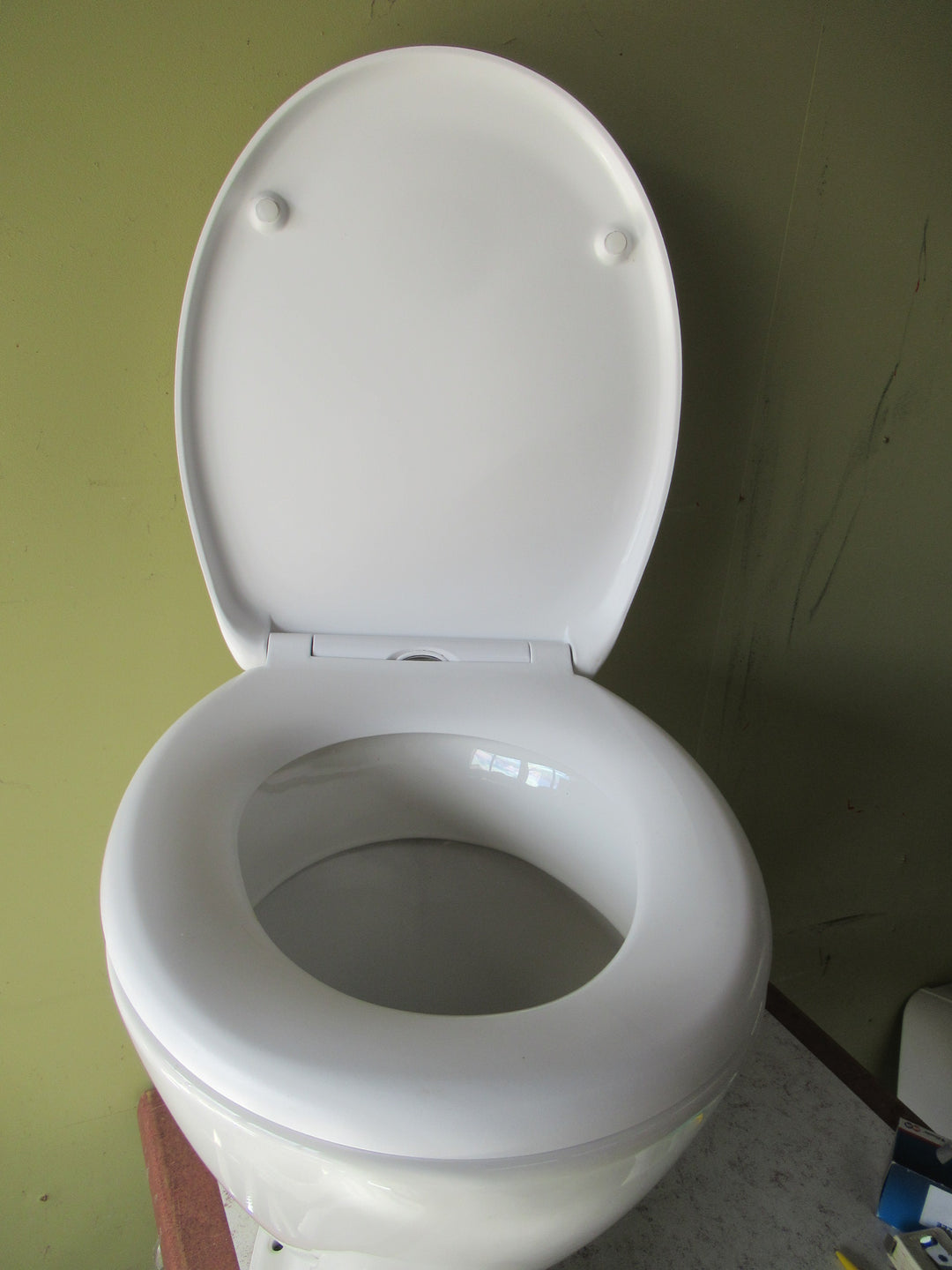 Caroma Toilet with Soft Close Lid 440H x 380W x 480D