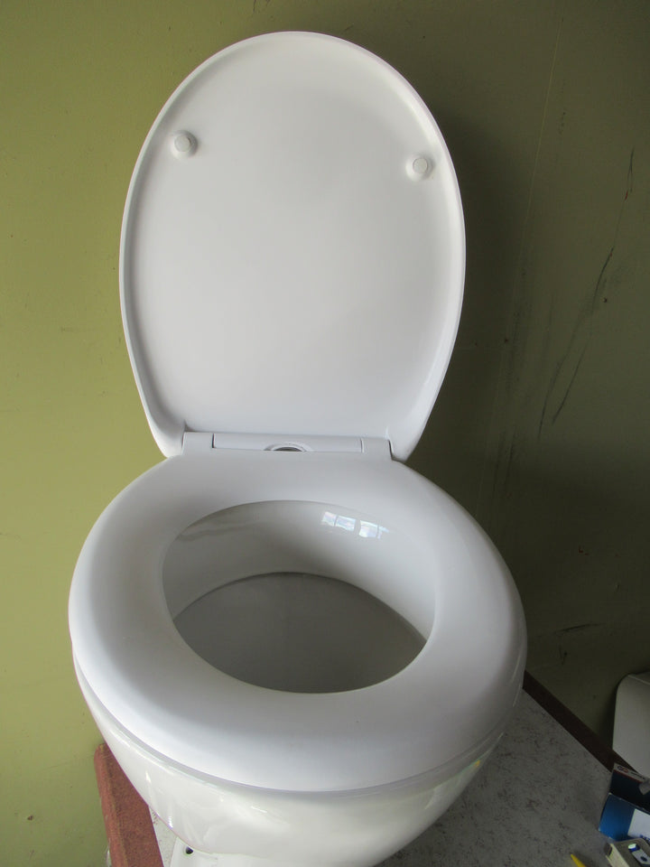 Caroma Toilet with Soft Close Lid 440H x 380W x 480D