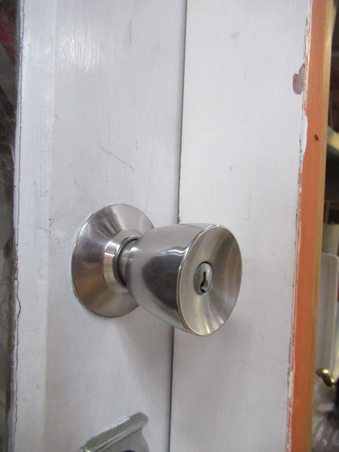 1 Lite Etched Diamond with Leaf Pattern Door in Frame 2070H x 930W x 130D/Door  1980H x  860W x 45D