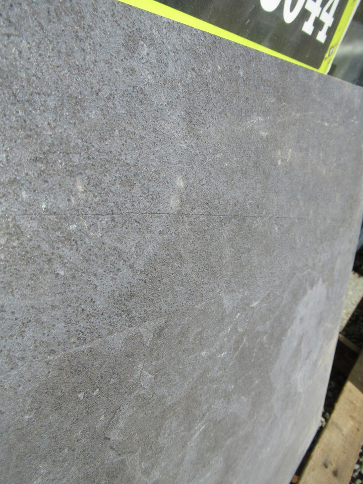 Grey/Charcoal Texture Floor Tile 600SQ x 6mlD