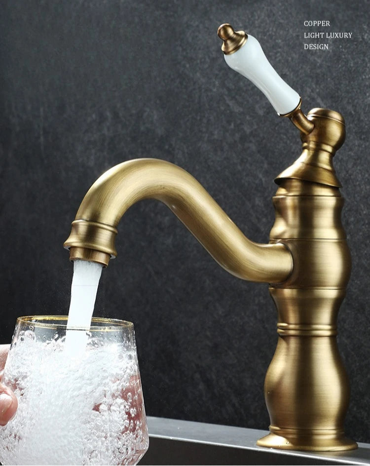 Vintage copper basin faucet French light luxury bathroom cabinet bathroom sink hot and cold water faucet can be rotated