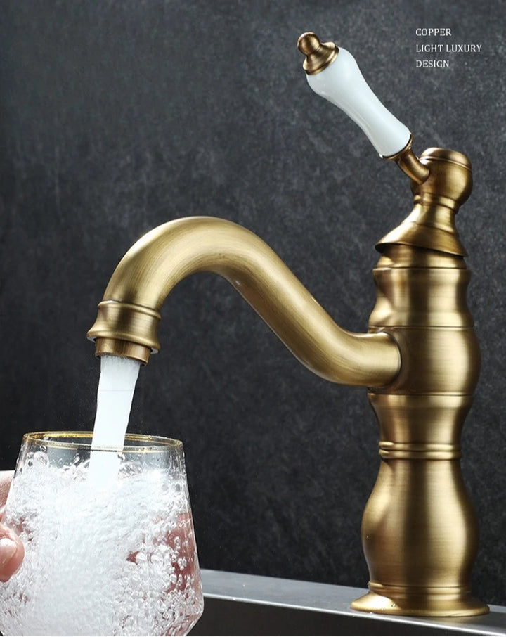 Vintage copper basin faucet French light luxury bathroom cabinet bathroom sink hot and cold water faucet can be rotated
