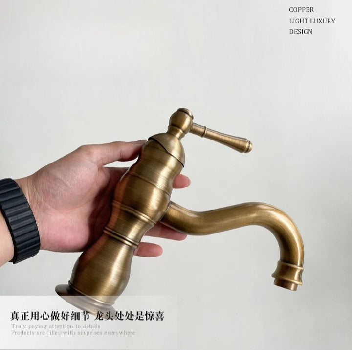 Vintage copper basin faucet French light luxury bathroom cabinet bathroom sink hot and cold water faucet can be rotated