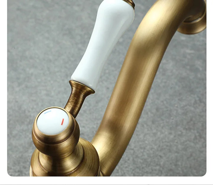 Vintage copper basin faucet French light luxury bathroom cabinet bathroom sink hot and cold water faucet can be rotated