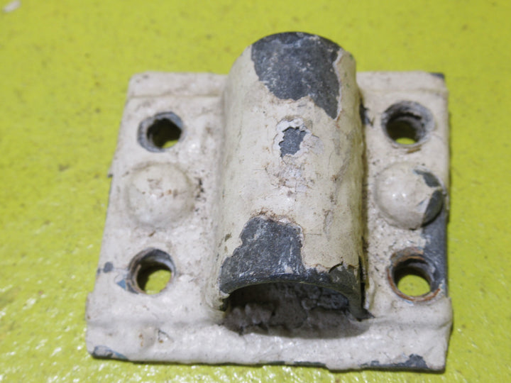 Catches for Slide Bolts   19L - 132L