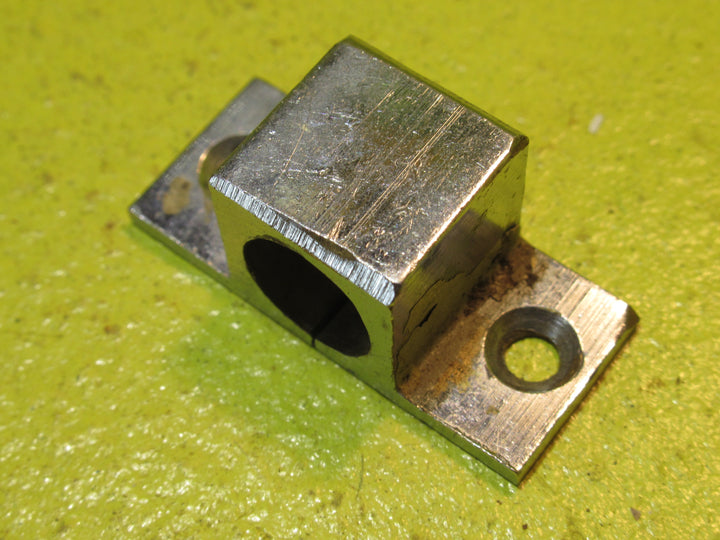 Catches for Slide Bolts   19L - 132L