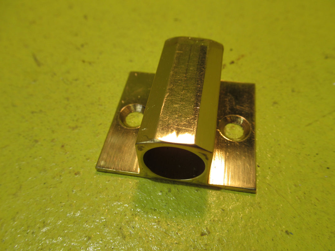 Catches for Slide Bolts   19L - 132L