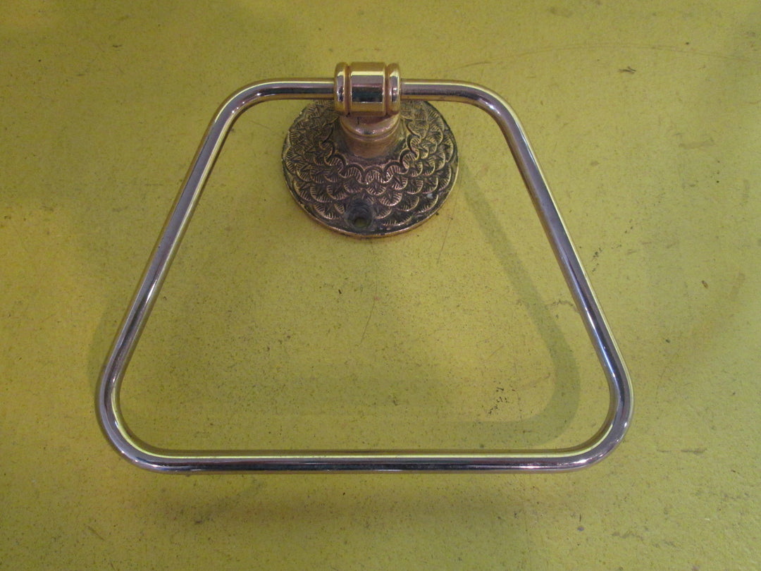 Brass Effect Round Plate with Triangle Towel Rail 62Dia x 45H/Holder 118H x 115-90W
