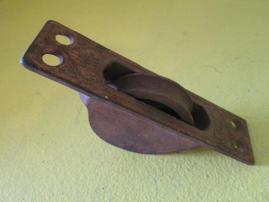 Kenrick Rectnagle Secret Pulley with Paisley Design 125L x 29W x 45D