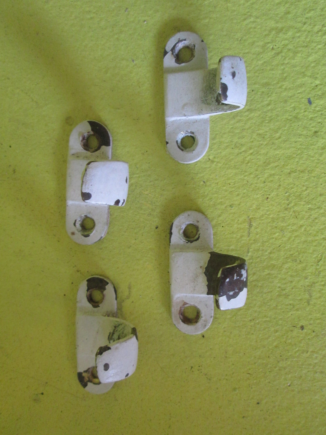 Brass(Painted) Sash Lift on Mounted Oval Plate 47L x 16W x 25D