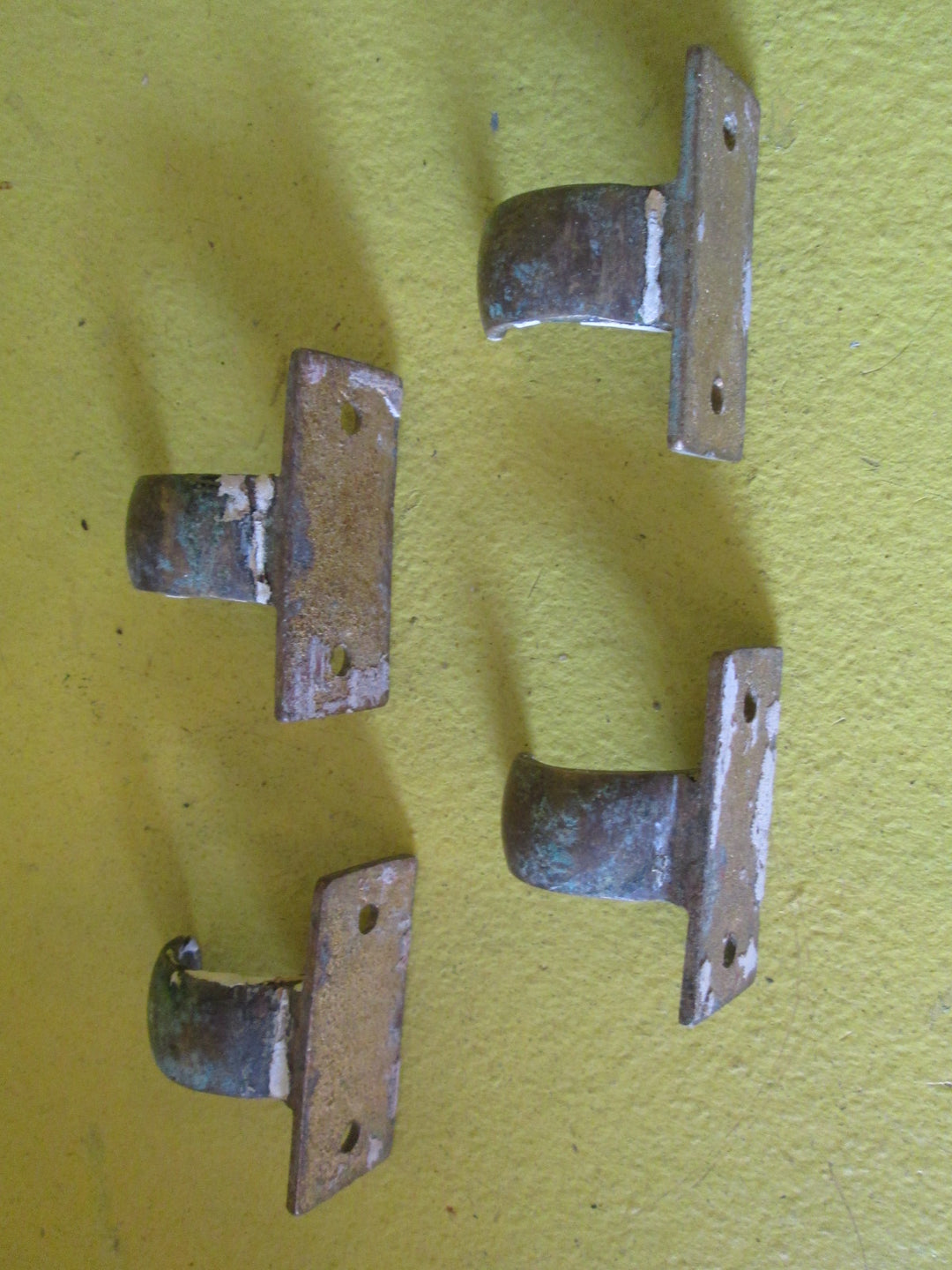 Brass Sash Lifts Mounts on Rectangle Plate 20L x 20W x 40D