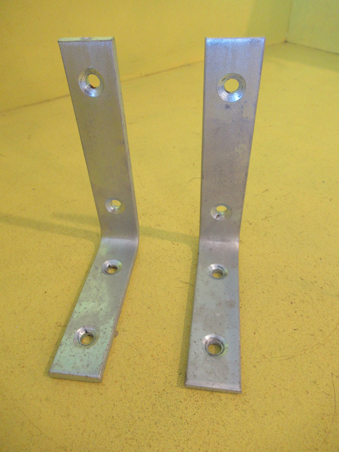 Heavy Duty Metal Wall Brackets  900D x 1200L x 25W (Pair)