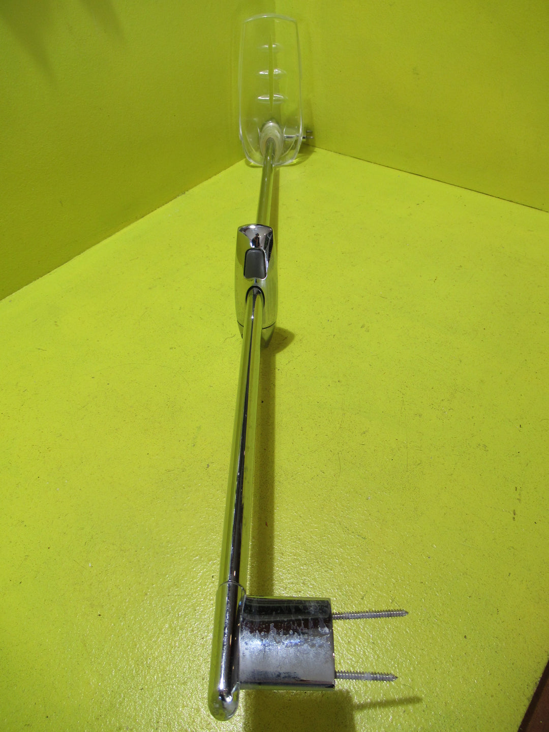 Chrome shower Rail with Soap Dish    790H x 60D