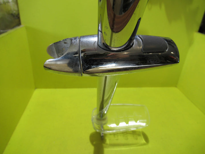 Chrome shower Rail with Soap Dish    790H x 60D