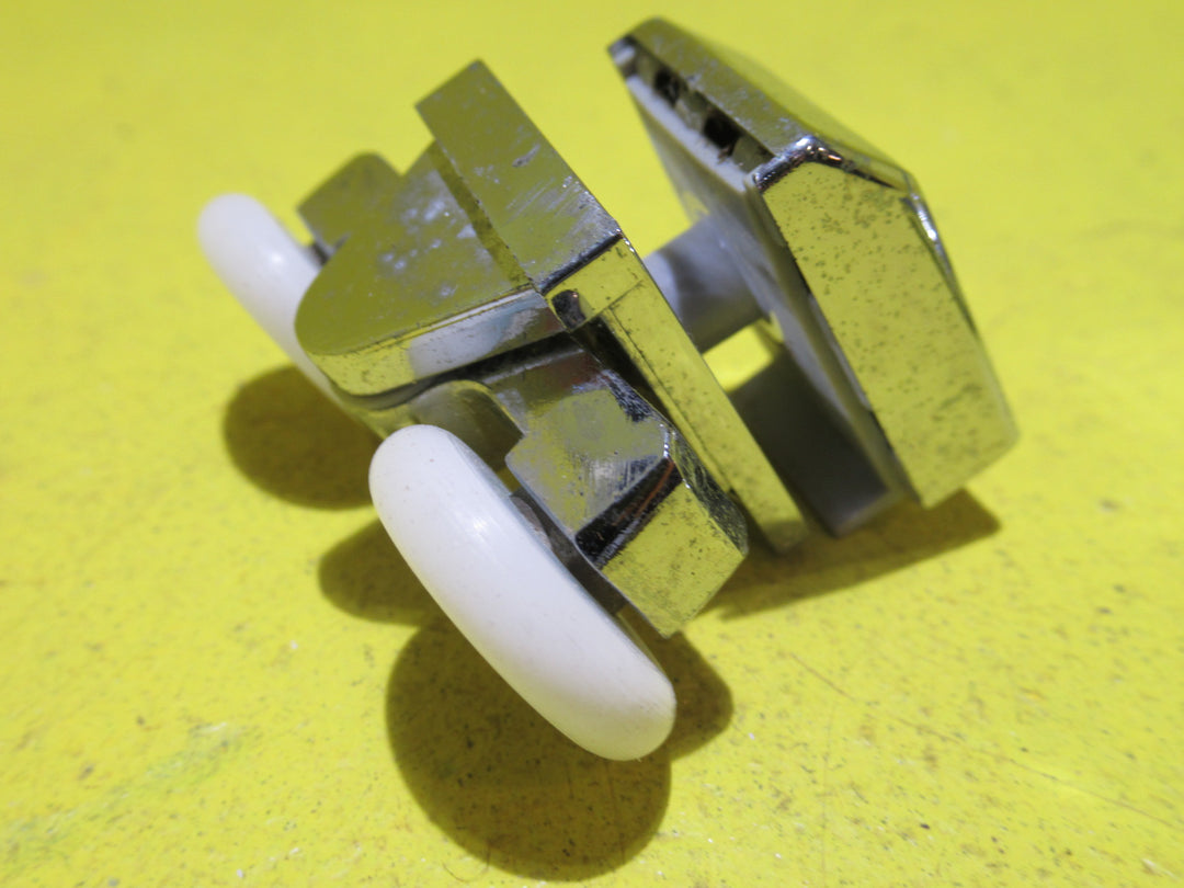 Chrome Shower Door Handles & Roller   200H x 45D x 15W