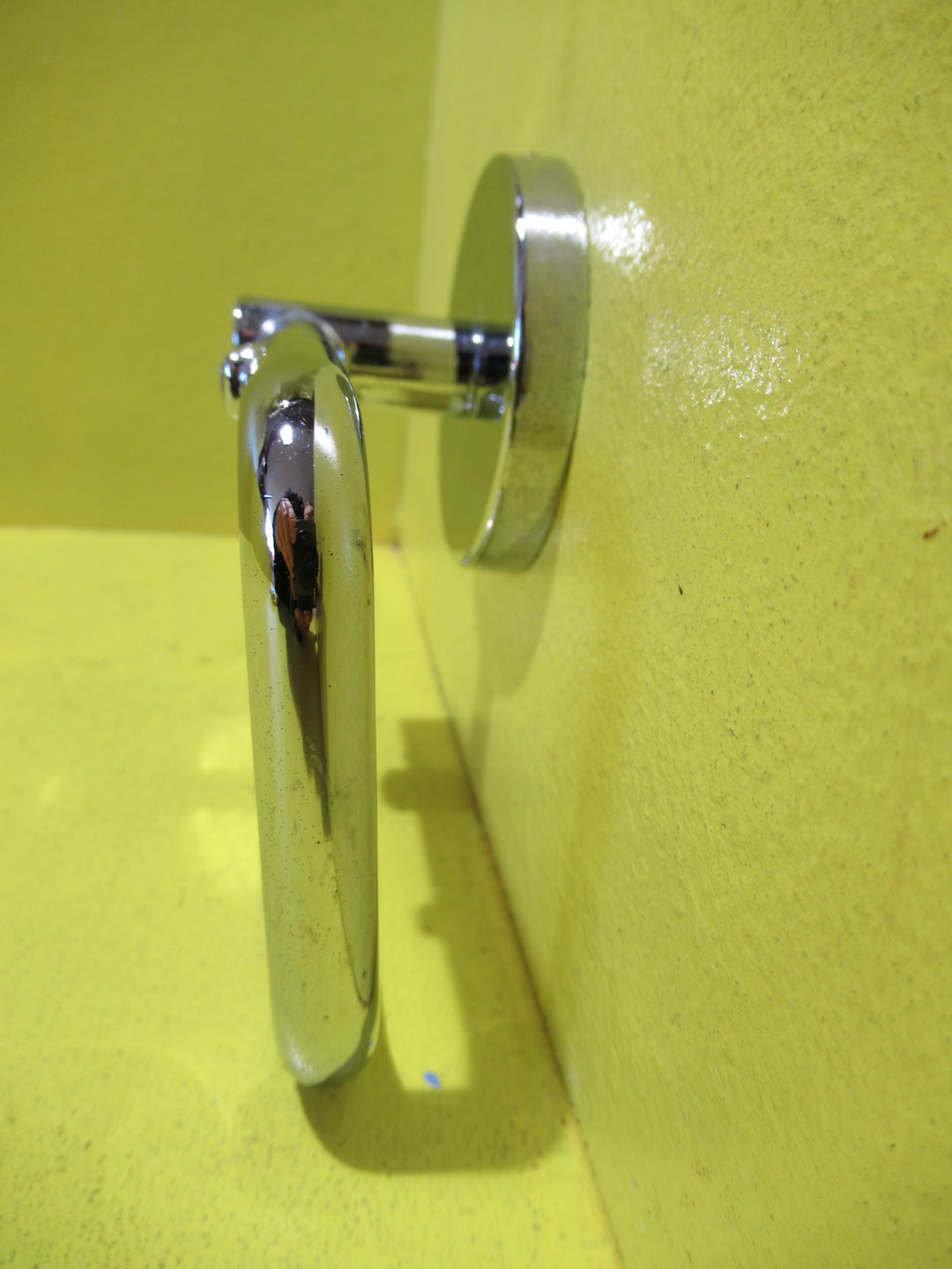 Chrome Toilet Roll Holder   145W x 45D x 100H