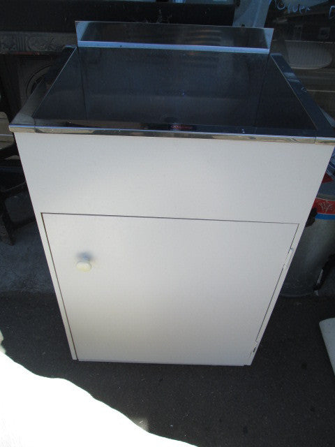 Laundry Cabinets & Tubs