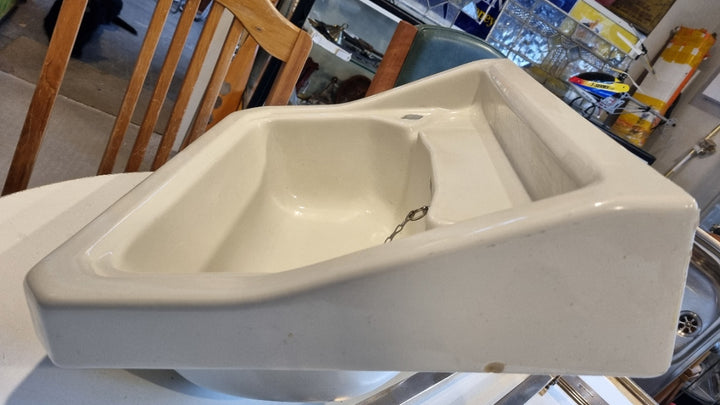 Vintage Armitage Ware Traditional Basin with Right Hand Slotted Soap Dish 250-300H x 570W x 430D