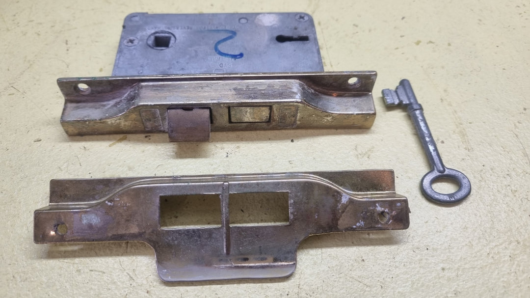 French Door Mortice Lock 132-136L x 22-25W/Body 96-97L x 65W x 12-13D