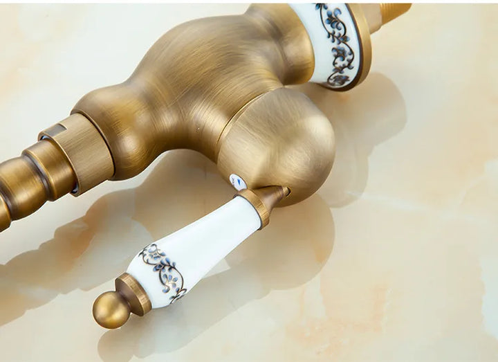 Bathroom Faucets Antique Bronze  for Kitchen Cold and Hot Water Basin Mixer Tap with Ceramic Single Handle Sink Tap Crane