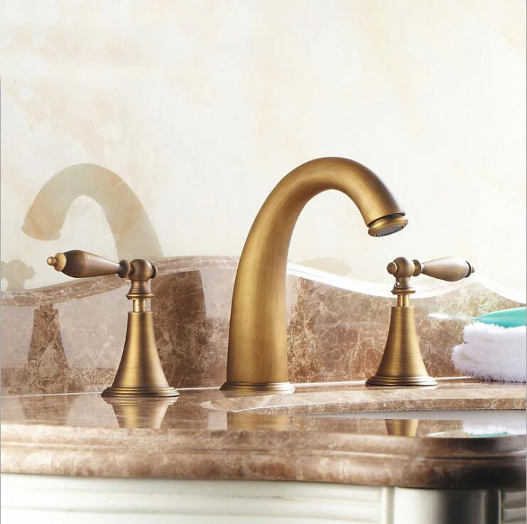 Brass Basin Faucet three-piece set of two handles split three-hole Cold and Hot splash-proof Faucet Dual Handles Mixer 8206