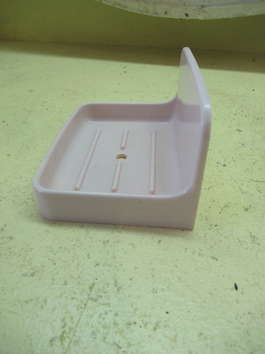 Retro Almond Ivory Plastic Soap Dish 60H x 110W x 80D