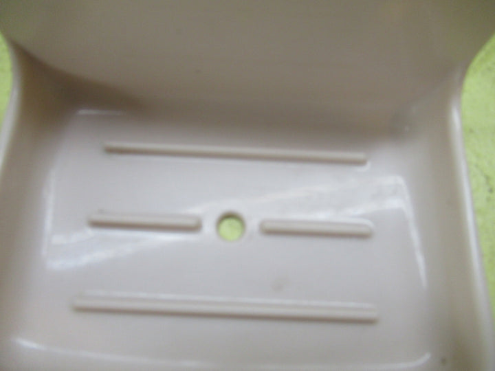 Retro Almond Ivory Plastic Soap Dish 60H x 110W x 80D