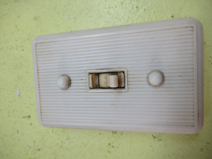Art Deco Rib Bakelite Switch 115l x 68W x 10D