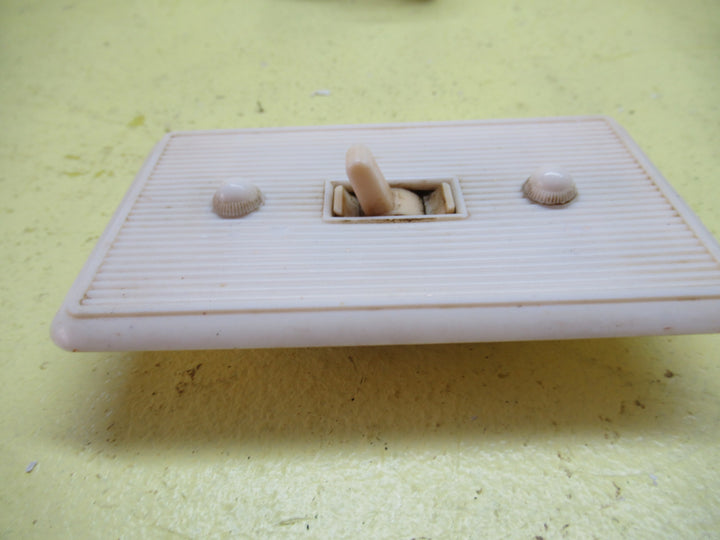 Art Deco Rib Bakelite Switch 115l x 68W x 10D