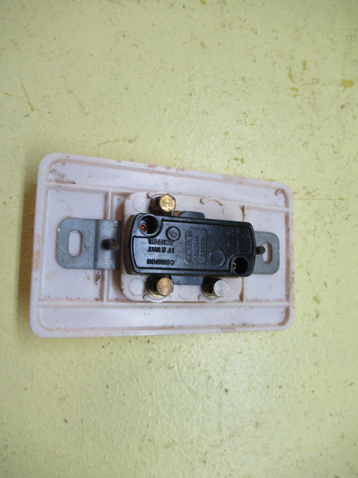 Art Deco Rib Bakelite Switch 115l x 68W x 10D