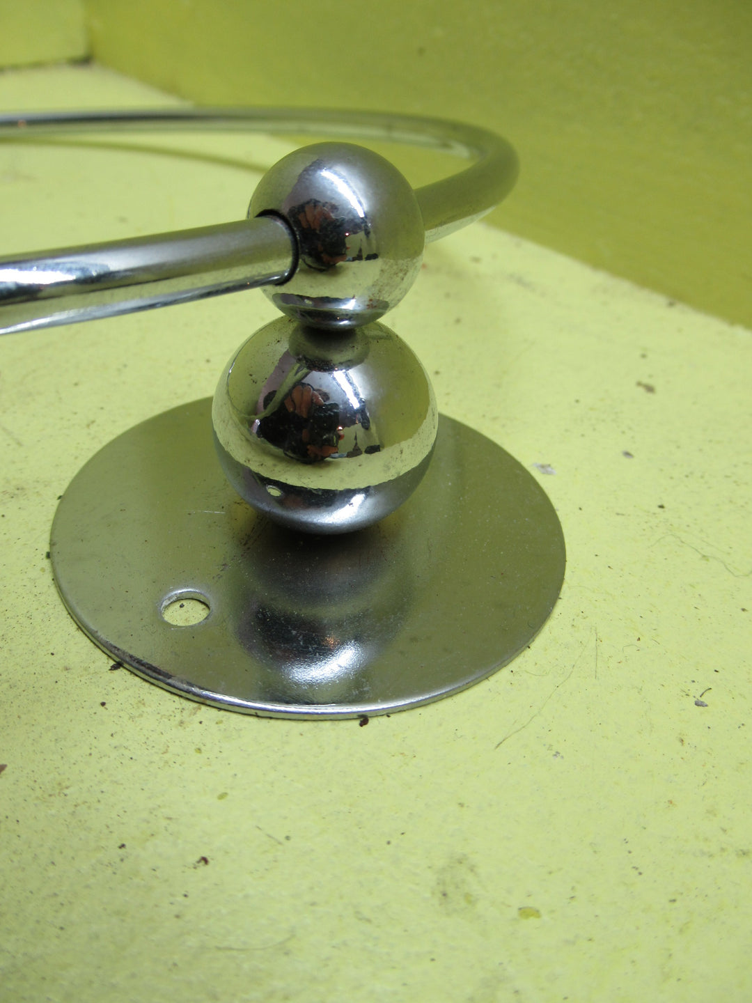 Chrome Circle Towel Holder 185Dfua x 45D