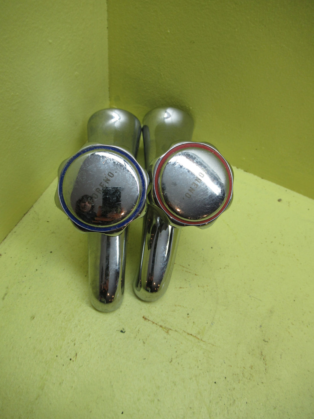Foreno Hot & Cold Baht Faucet Tapware 100h x 55W x 160D