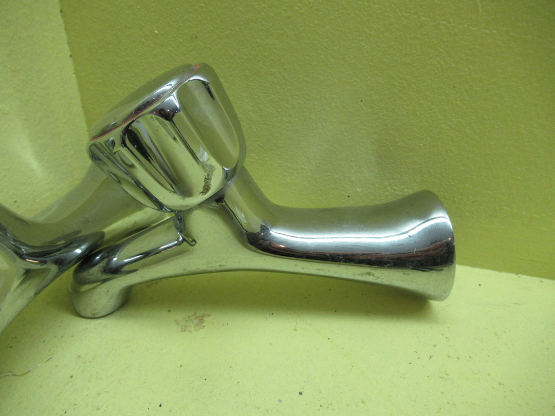 Foreno Hot & Cold Baht Faucet Tapware 100h x 55W x 160D